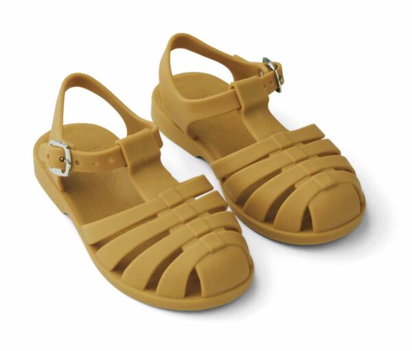 Sandales de plage flexibles, couleur caramel doré de la marque Liewood