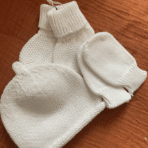 kit naissance en trico de la marque babyshower